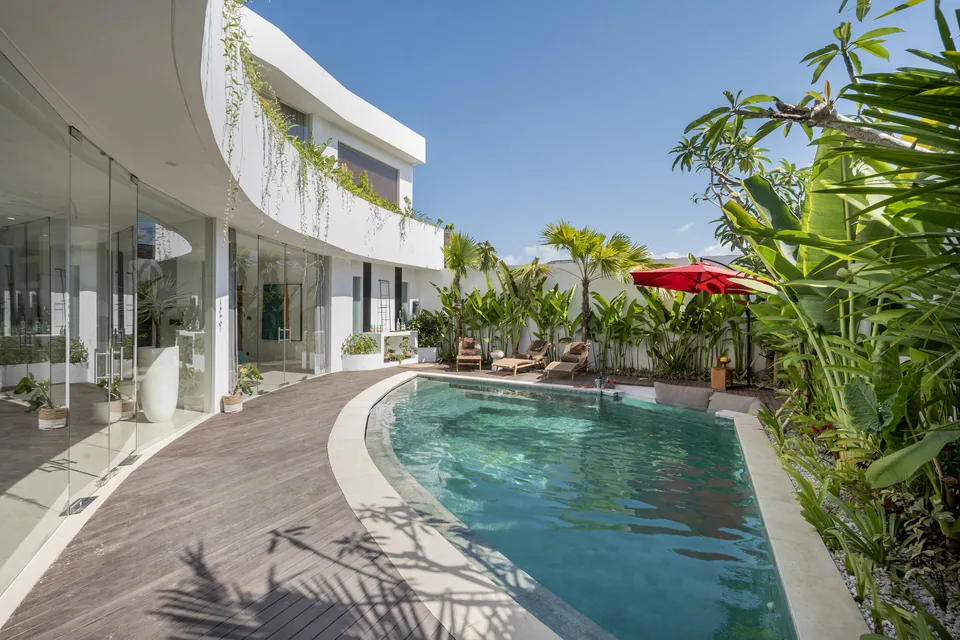 Villa Soluna's pool courtyard